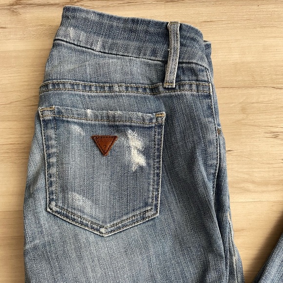 Guess Ripped Power Curve Mid Jeans - Picture 4 of 12